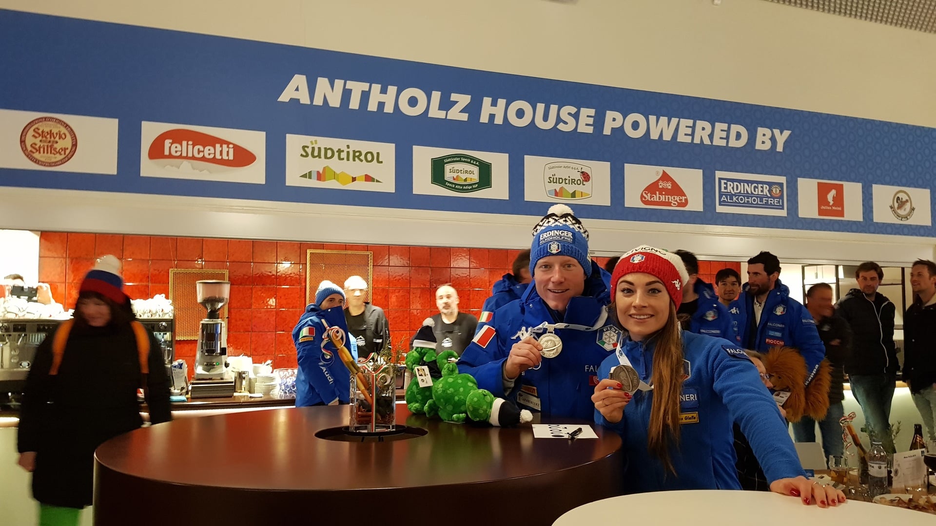 15.03.2019 - Festive atmosphere last night in the Antholz House for the whole Italian team and the staff of the restaurant