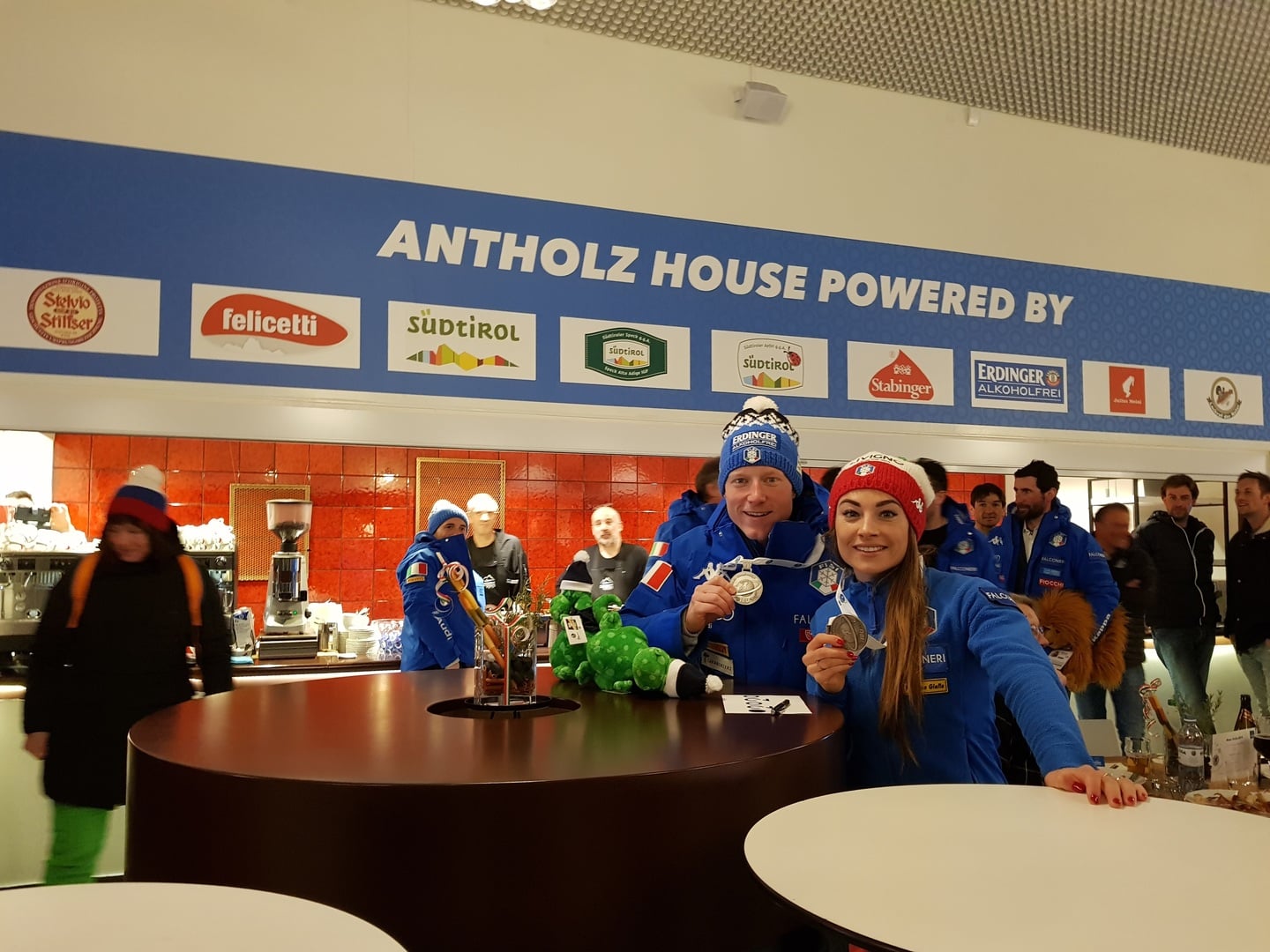 15.03.2019 - Festive atmosphere last night in the Antholz House for the whole Italian team and the staff of the restaurant