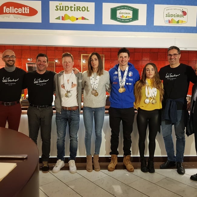 17.03.2019 - Grande festa finale all'Antholz House con tutte le medaglie italiane del Mondiale di Östersund