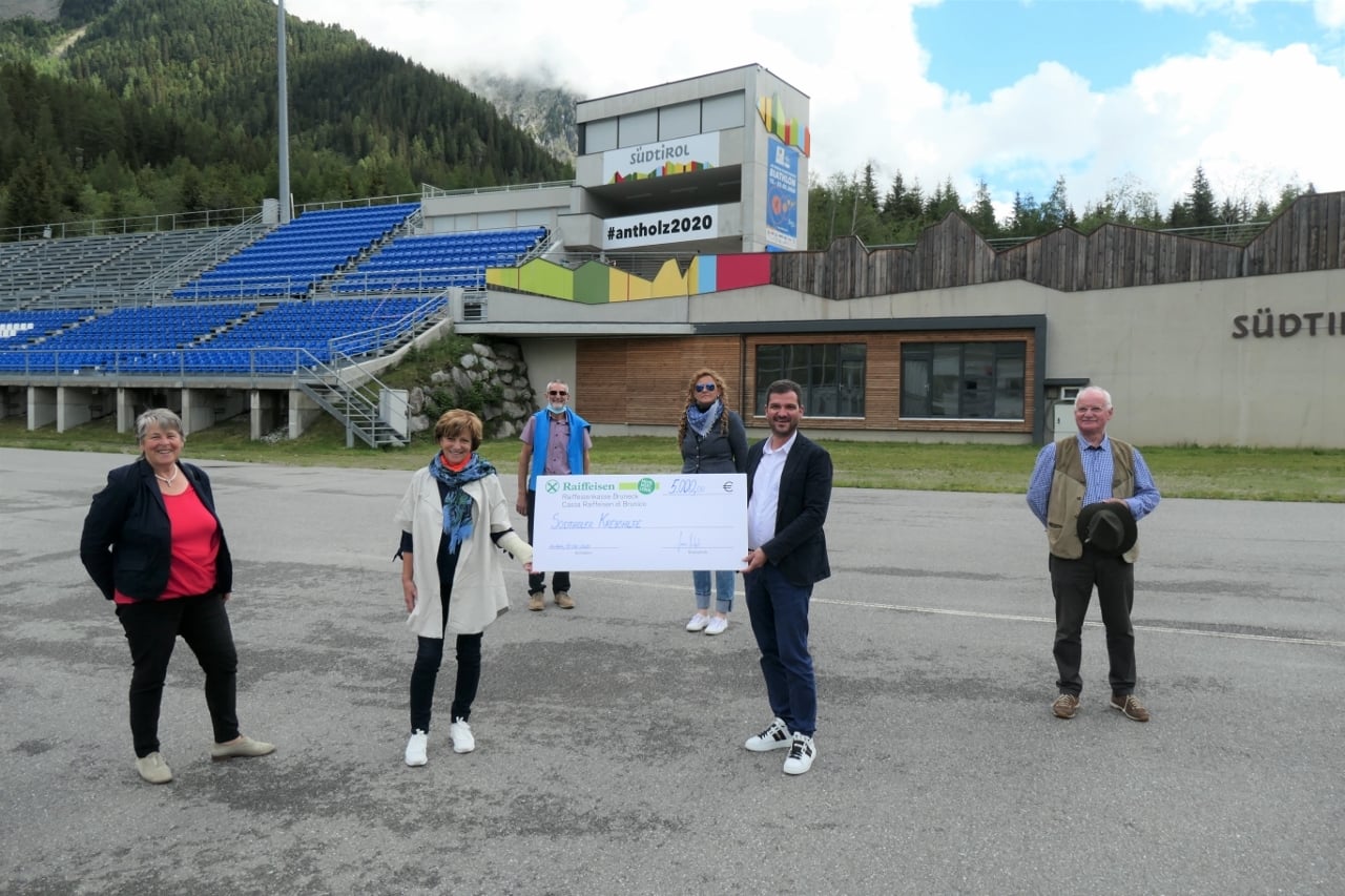 19.06.2020 - Il Comitato Organizzatore dei Mondiali di biathlon di Anterselva sostiene l´Assistenza Tumori Alto Adige