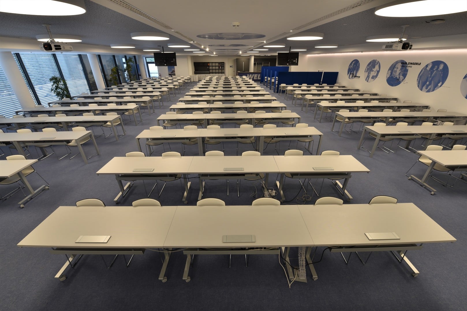 SalaRiunioniPaulZingerle-535qm-250posti