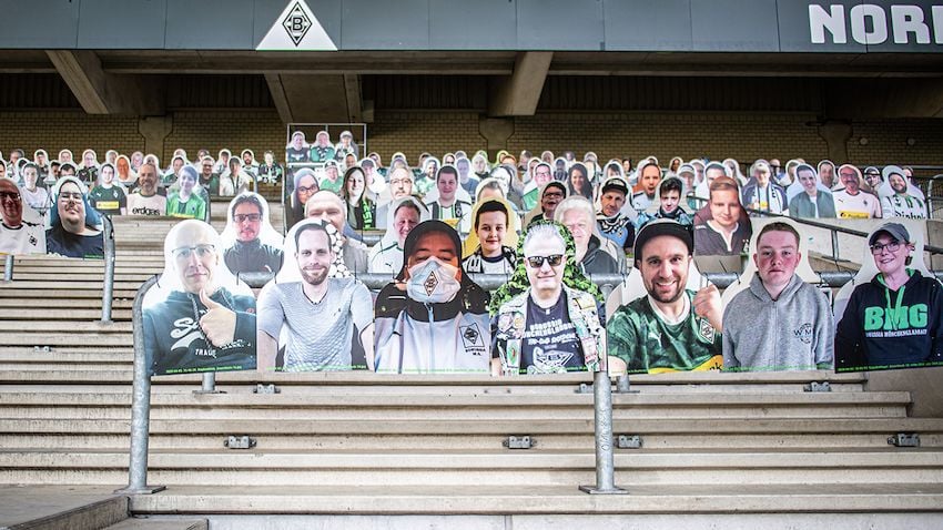 23.12.20 - #AntholzFamily - CardBoard Fans alla Südtirol Arena Alto Adige