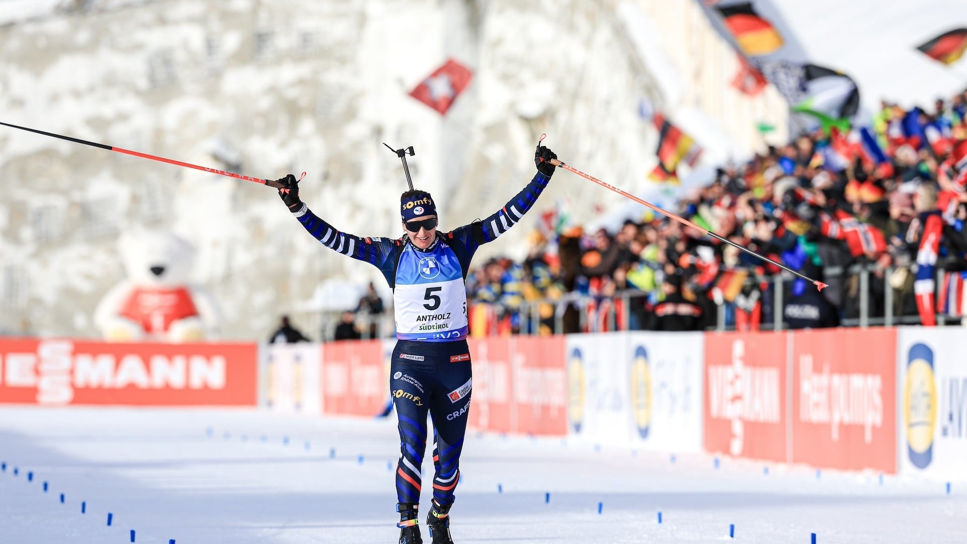 21.01.2024 - Julia Simon jubilant after the final race in Antholz