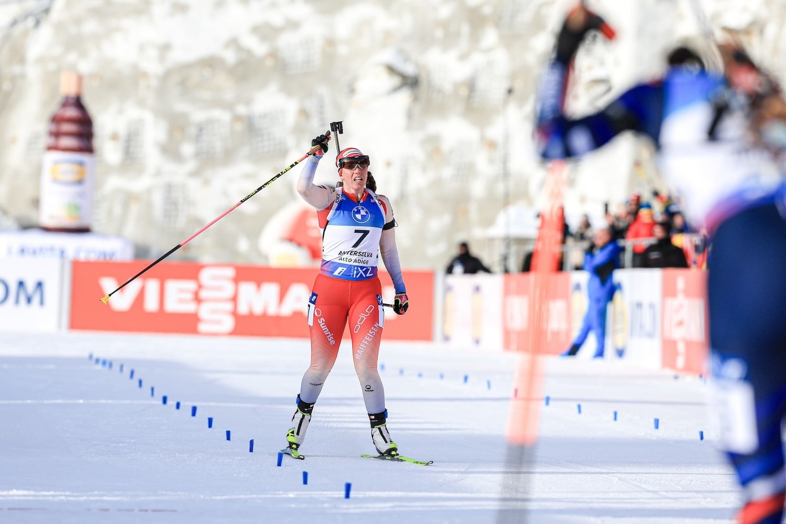 21.01.2024 - Julia Simon jubelt beim letzten Rennen in Antholz