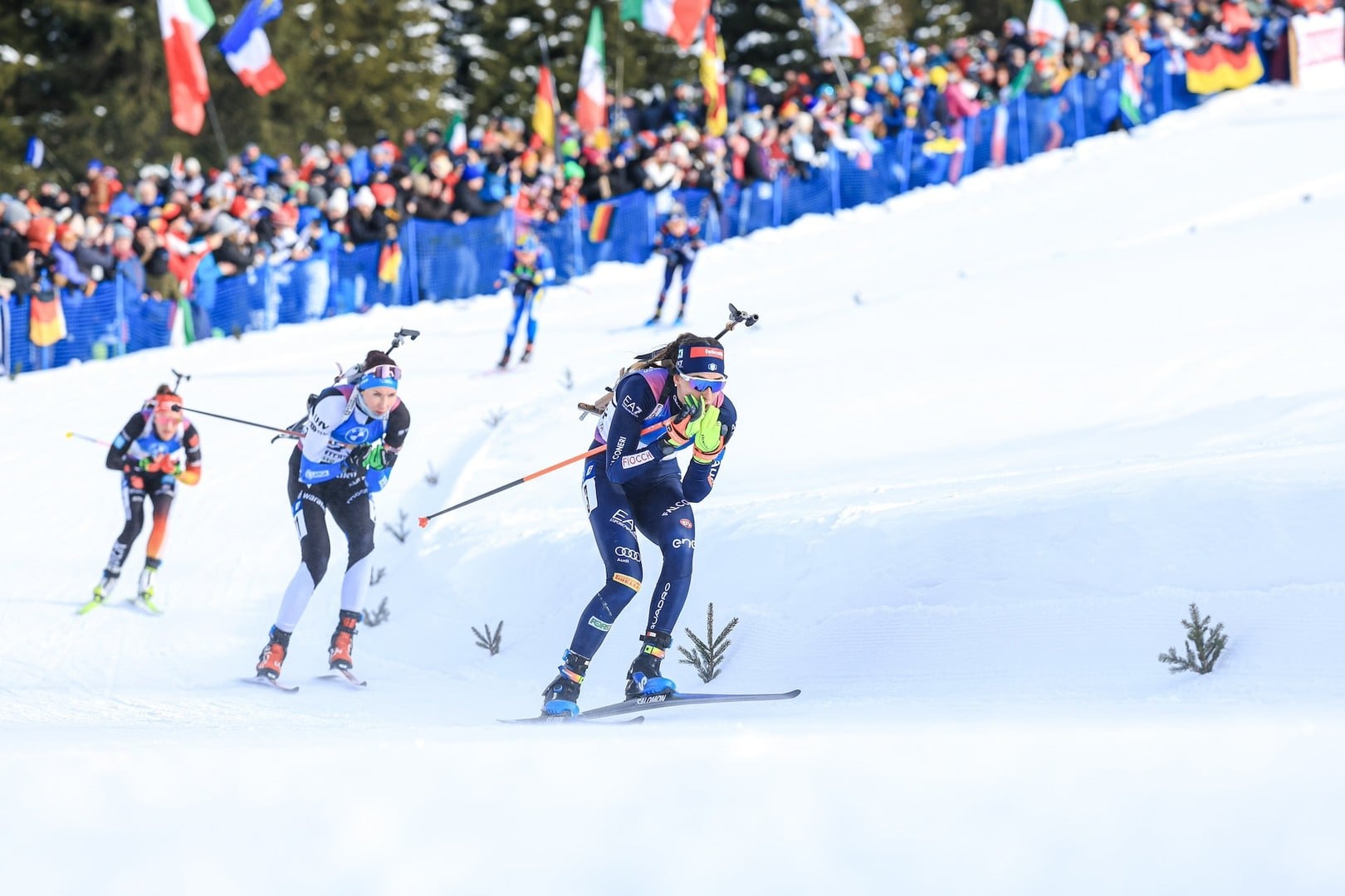 21.01.2024 - Julia Simon jubelt beim letzten Rennen in Antholz