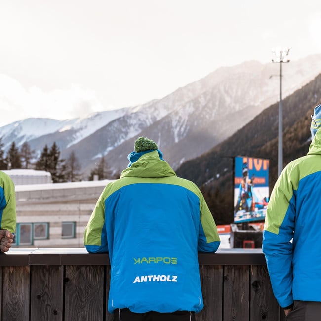 20.02.2025 - Karpos und Sportful verlängern ihre Partnerschaft mit dem Organisationskomitee des Biathlon-Weltcups in Antholz bis 2030
